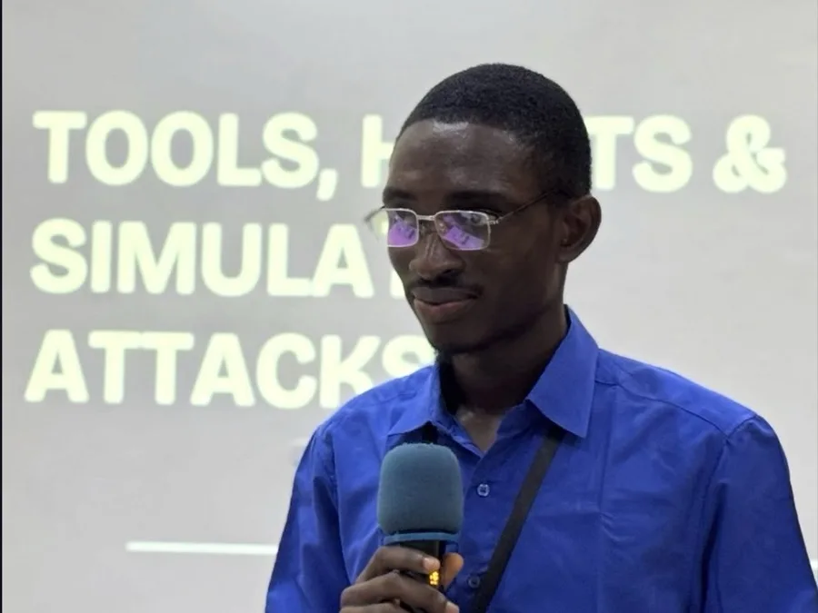 A Resilience Technologies facilitator presenting a session on tools, threats and simulated attacks.